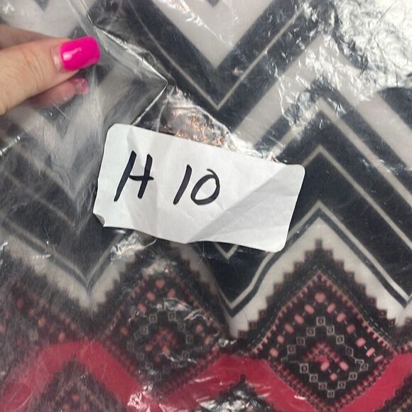 Per Seption Women's Chevron-Print Short Sleeve Layered Blouse Black & White 1X - Picture 10 of 10